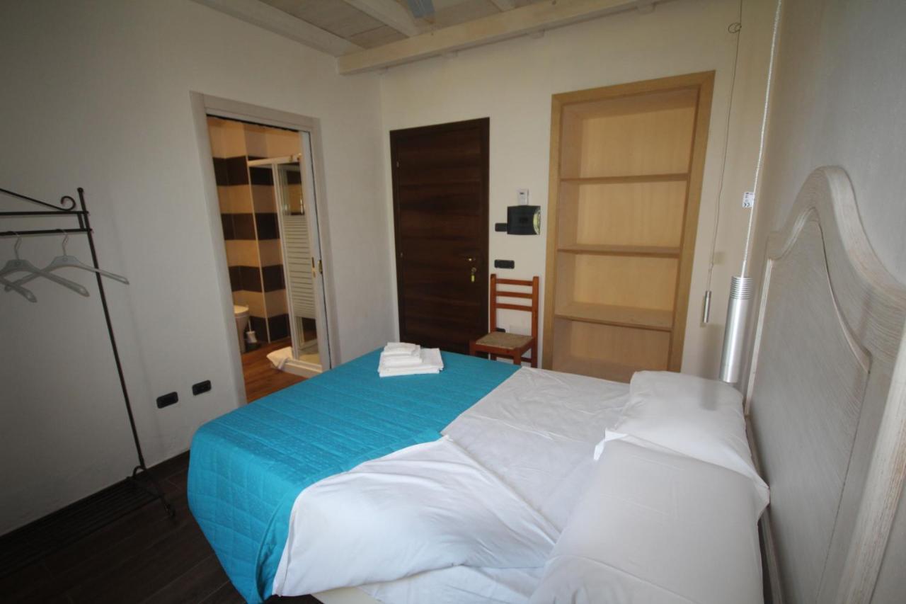 Villa La Conchiglia Rooms Cala Liberotto Esterno foto