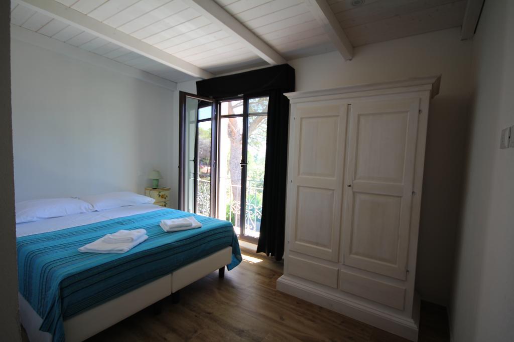 Villa La Conchiglia Rooms Cala Liberotto Esterno foto